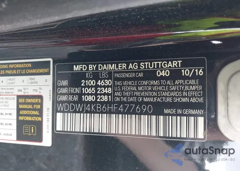 2017 Mercedes-Benz C 300 4Matic z USA, uszkodzony, nr VIN WDDWJ4KB6HF477690